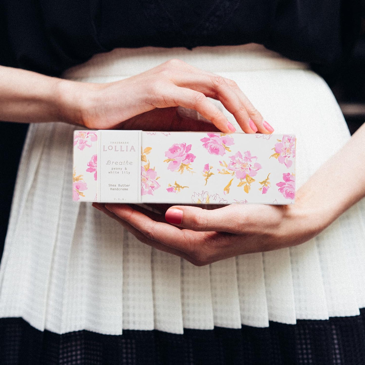 LOLLIA Breathe Handcreme, 4 oz, Scented Hand Cream for Women, Moisturizing Lotion for Dry Hands with Shea Butter & Cocoa Butter, Quick Absorbing Skin Care