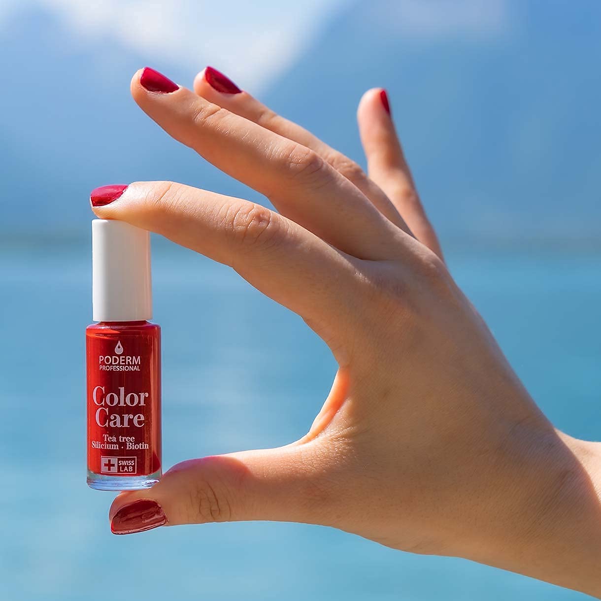 PODERM - nail Polish – Enriched with Tea Tree – Improves nail appearance – Ingredients Natural/Vegan - foot/hand - Swiss Made (Red allure)