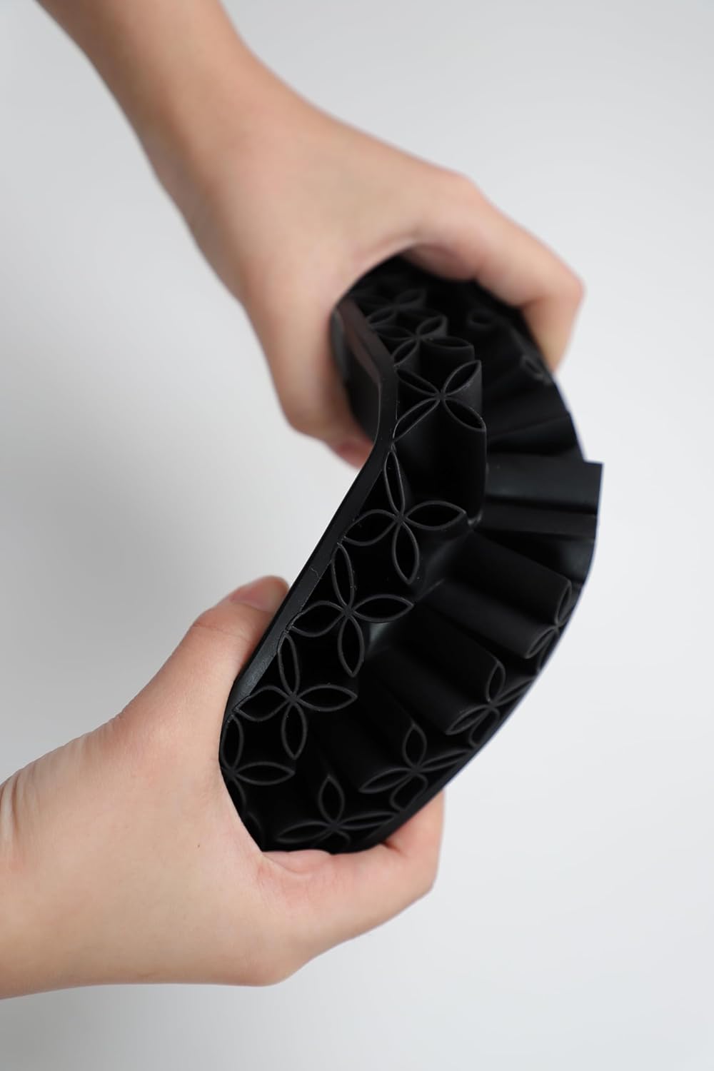 Upright Silicone Brush Holder with Round Corners - Black