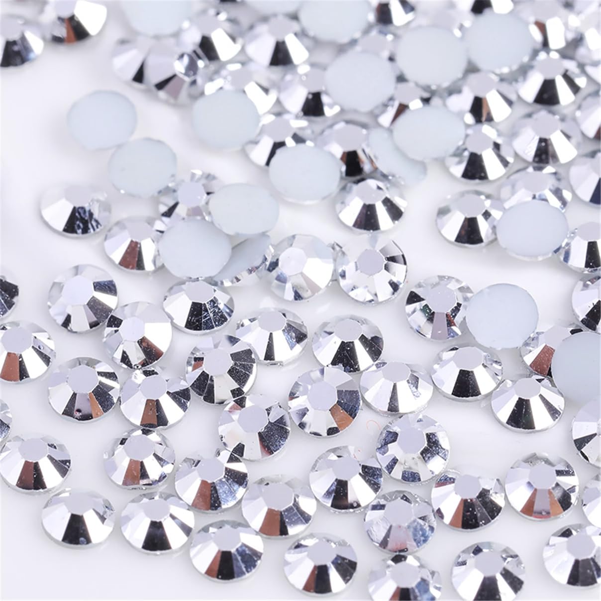 500 Pieces SS30 6mm Flatback Rhinestones Clear Glass Round Gems Crystals for Nail Art DIY Crafts Clothes Shoes Bags （Silver）