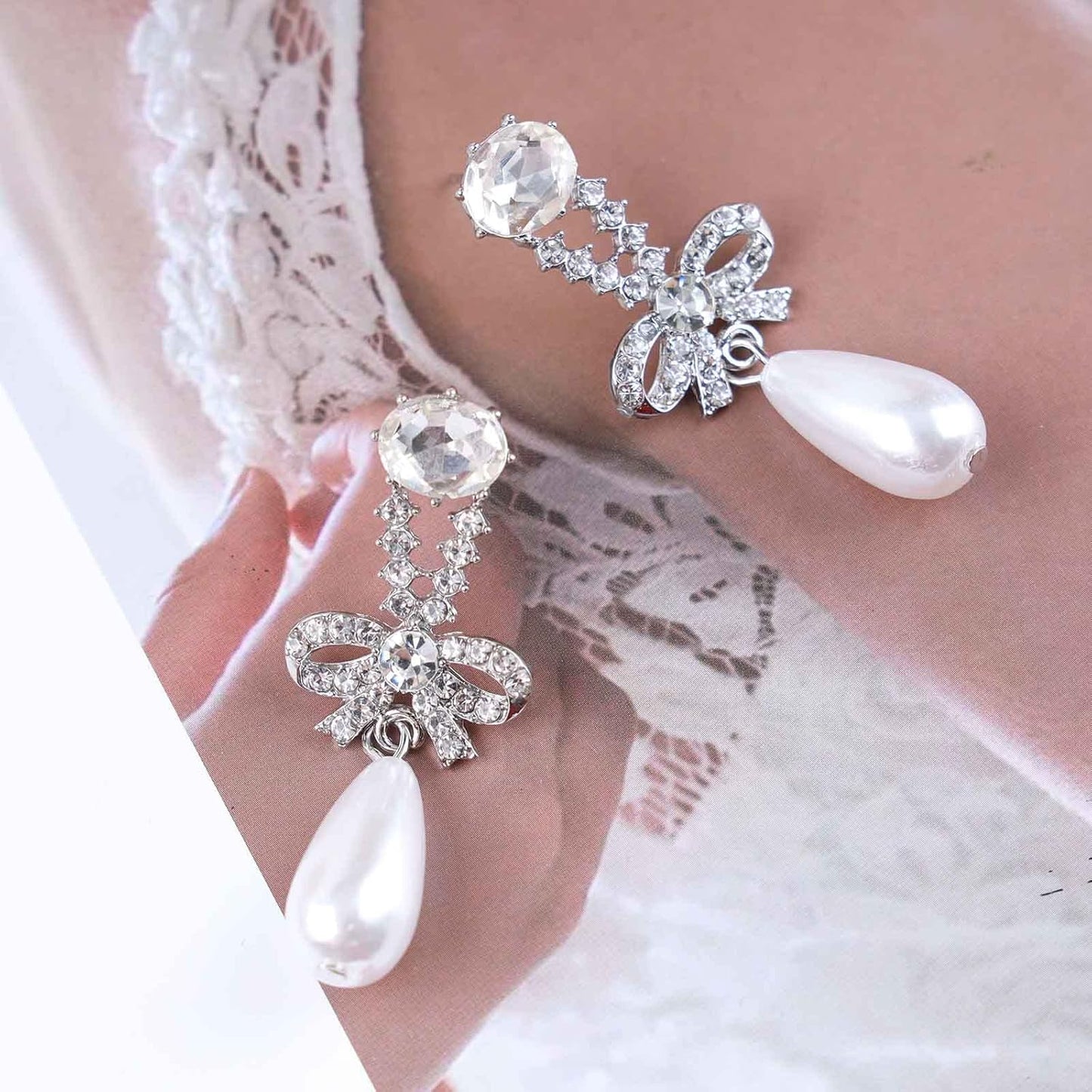 Vintage Teardrop Pearl Dangle Earrings Long Cz Pearl Drop Earrings Silver Crystal Bow Stud Earrings Rhinestone Pearl Bridal Earrings Jewelry for Women