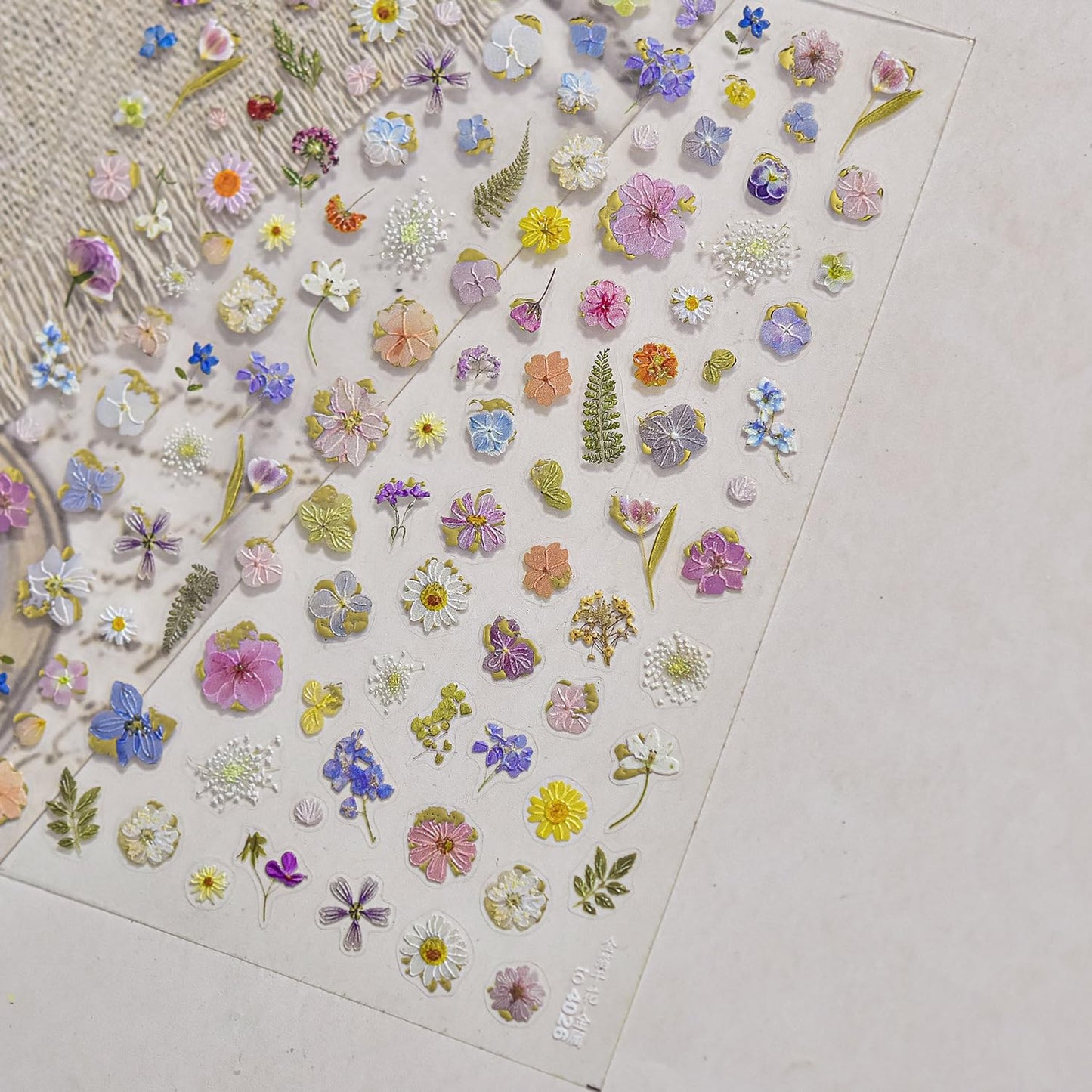 Flowers Nail Art Stickers Colorful Dried Flower Nail Decals 3D Self Adhesive Gold Foil Designs Spring Summer Nail Sticker Daisy Nail Stickers Cute Floral Nail Decal for DIY Nail Art Nails Decor Women