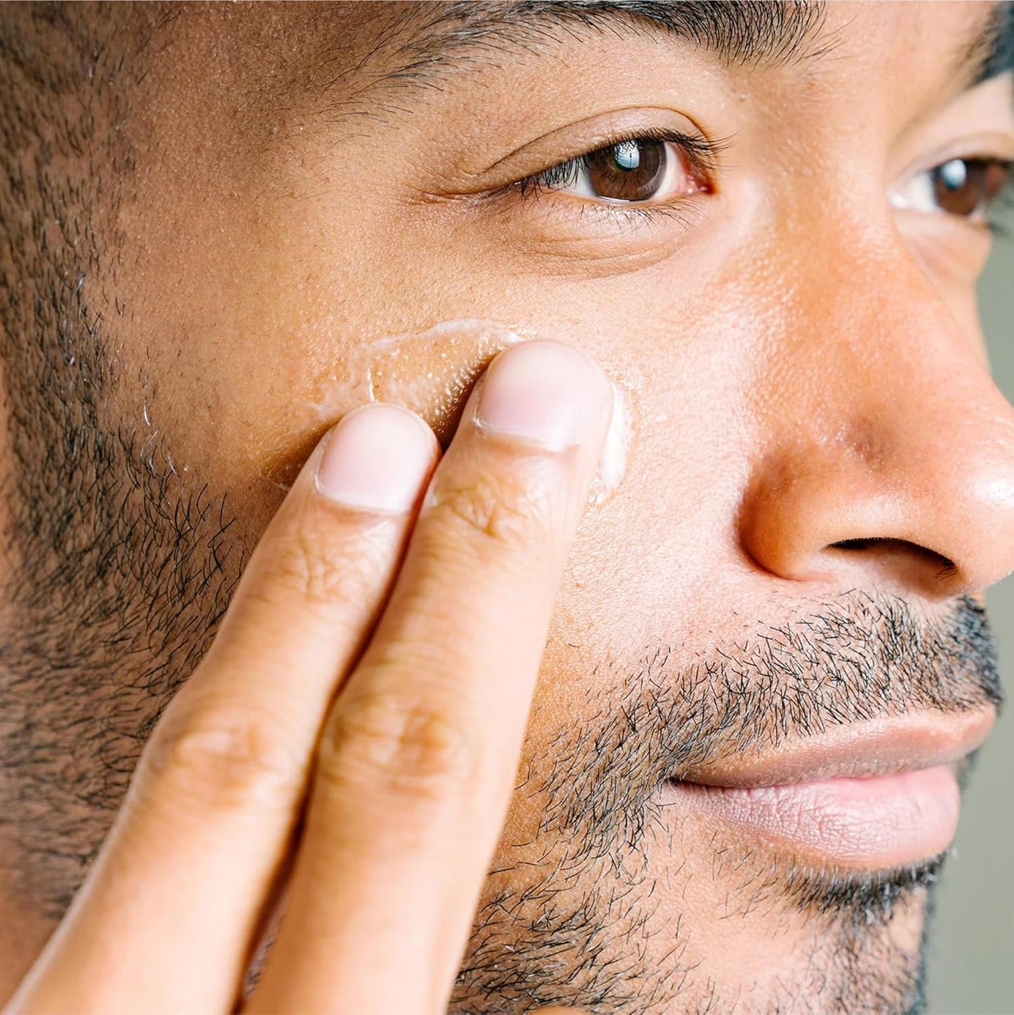 Ursa Major Mountain Glow Natural Face Serum | Vegan Daily Facial Moisturizer | Combat Wrinkles & Sagging Skin | Boost Radiance and Skin Glow | Cruelty-Free & Non-Toxic | For Men & Women | 1.0 ounce