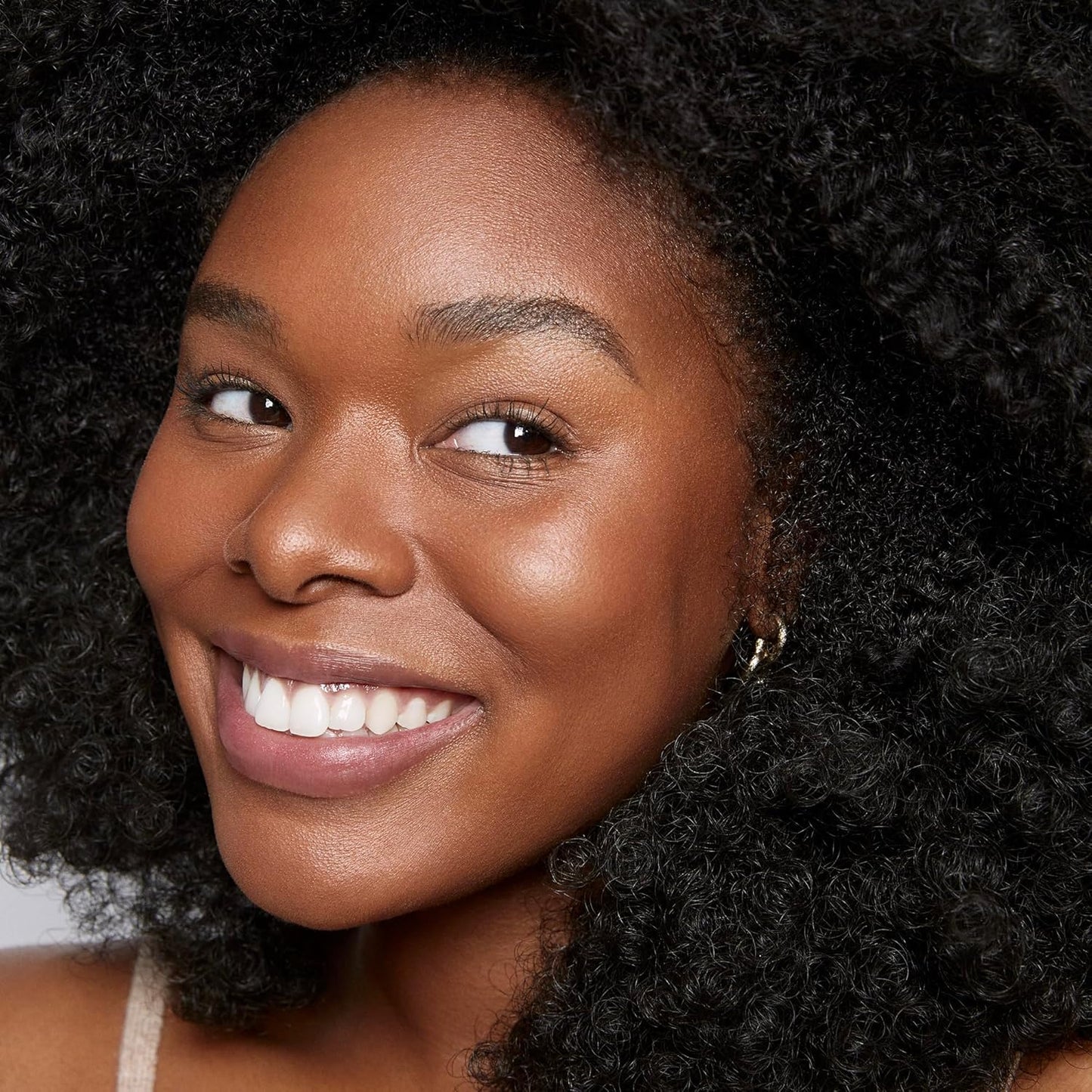 Saie Airset Radiant Loose Setting Powder - Weightless Translucent Powder to Set, Smooth + Diffuse - Formulated with Hydrating Squalane - Translucent Deep (0.14 oz)